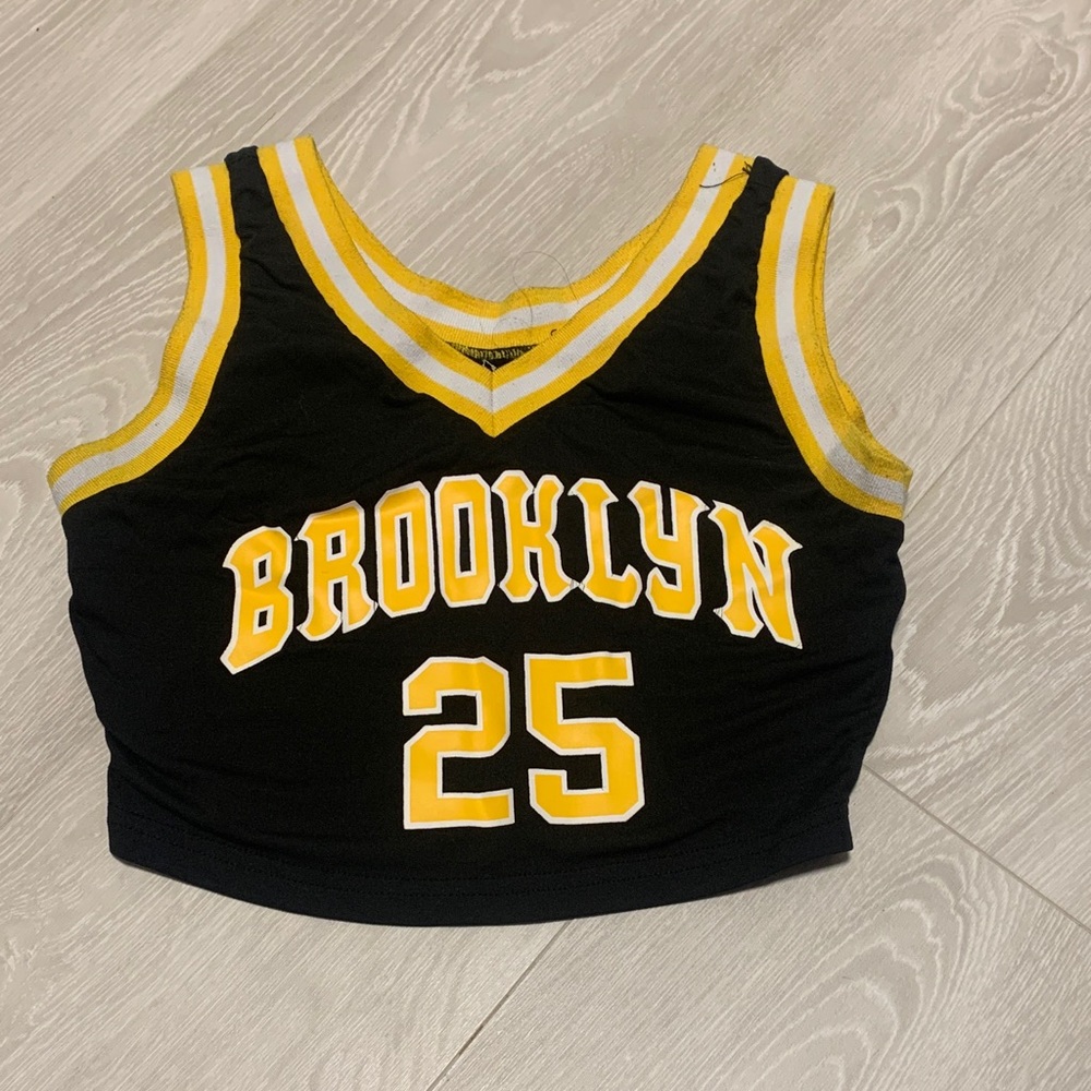 SHEIN Black and Yellow Crop Top